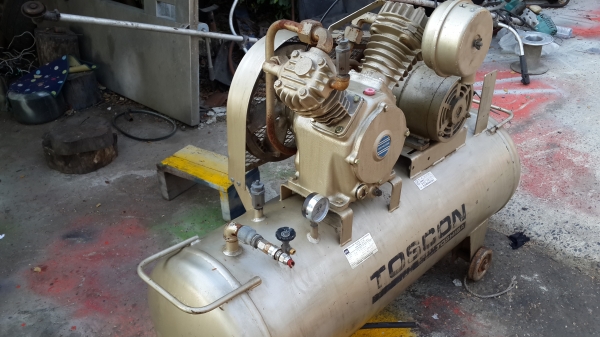 ปั้มลม TOSHIBA 3 แรง 2 หัว ถัง 150 ลิตร รหัส K - 2 ปั้มลม TOSHIBA 3 แรง 2 หัว ถัง 150 ลิตร รหัส K - 2