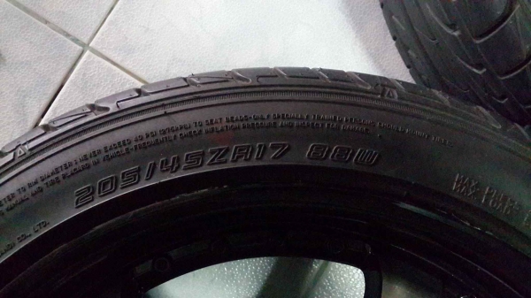 ขายล้อแม็ค Lenso ลาย 6 ก้าน ขอบ 17  พร้อมยางดันลอป LM 704 ใหม่ๆสภาพสวยๆครับ