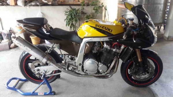 ขาย Suzuki gsxr 1100 slingshort ปี 92 ตัวออย ทะเบียนแท้พร้อมโอน แต่งสวยๆครับ