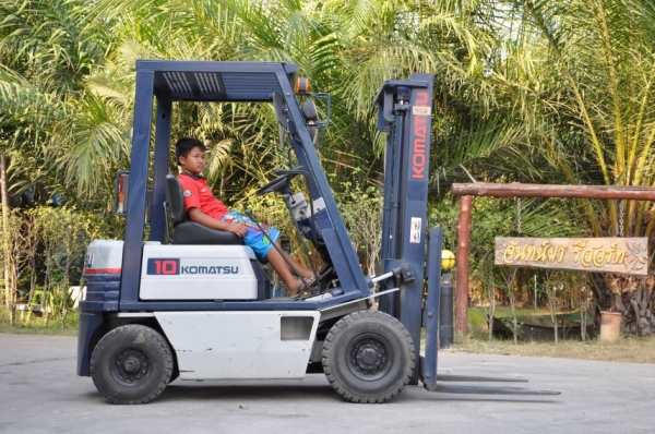 ขายFORKLIFT KOMATSU FG-15 (1ตัน)(เสาสูง3เมตร)สวยเดิมจากญี่ปุ่น ยังไม่เคยใช้ในไทย 125,000เท่านั้น!!