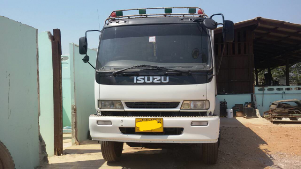 ขายรถบรรทุก 10 ล้อดัมพ์ ISUZU DECA 270 แรงม้าปี 2542 มีระบบลากพ่วง ราคา 1290000