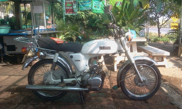 ขาย Yamaha Yg5 สภาพสวยๆ รถขี่ได้ปกติ อะไหล่เดิมๆ มีเล่มทะเบียนเครื่องโครงตรงกัน (เล่มส้ม ไม่โอน) ค่าตัว 11500 บาท สนใจทักเเชทหรือโทรสอบถามเพิ่มเติม 089-8054390 / 083-9008343 โอ๋ อยู่จังหวัดลพบุรี