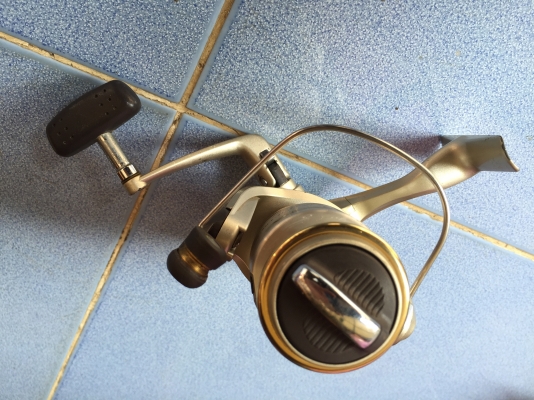 รอกตกปลาสปินนิ่ง