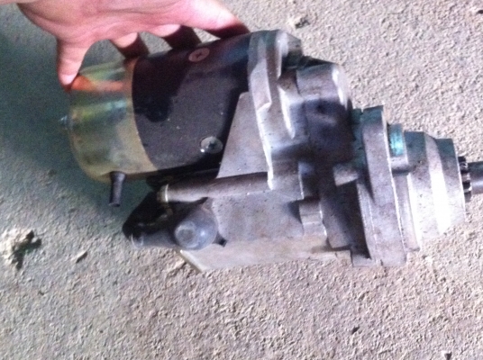 มอเตอร์สตาร์ทของรถยนต์ของใหม่เก่าเก็บในกล่อง(ไม่ทราบใช้กับรถอะไร) มอเตอร์สตาร์ทของรถยนต์ของใหม่เก่าเก็บในกล่อง(ไม่ทราบใช้กับรถอะไร)