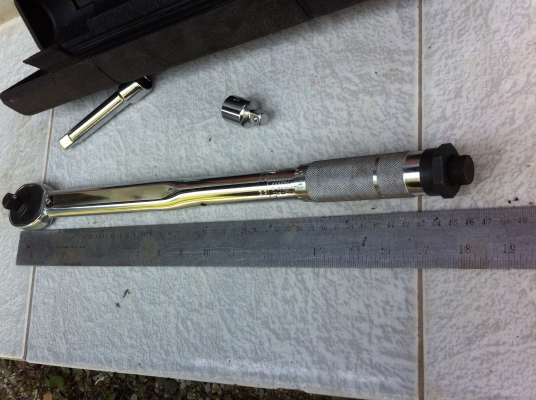 ประแจวัดแรงบิคยาว 18 นิ้ว ตั้งแรงบิดได้ถึง 210 N/m ของใหม่ยังได้ไม่ใช้งานพร้อมข้อต่อ