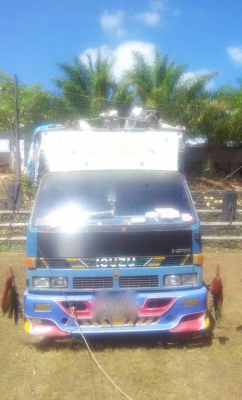 รถอีซูซุ 6 ล้อ NPR 110 แรงม้า. ปี 35   สนใจติดต่อ  081 - 6079515