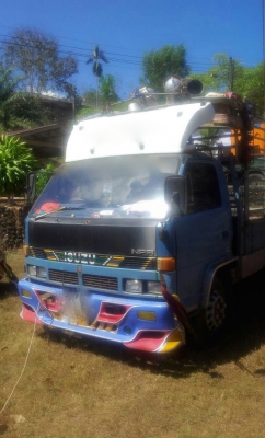 รถอีซูซุ 6 ล้อ NPR 110 แรงม้า. ปี 35   สนใจติดต่อ  081 - 6079515