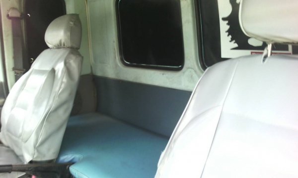 รถอีซูซุ 10 ล้อ หลังถนน FVM  195 แรงม้า. ปี 38   สนใจติดต่อ 081 - 6079515