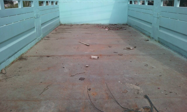 รถอีซูซุ 10 ล้อ หลังถนน FVM  195 แรงม้า. ปี 38   สนใจติดต่อ 081 - 6079515