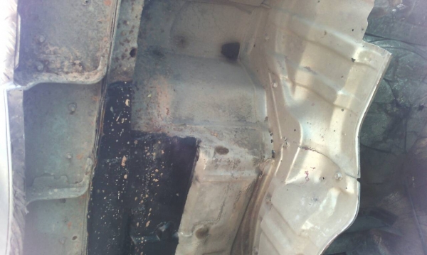 รถอีซูซุ 10 ล้อ หลังถนน FVM  195 แรงม้า. ปี 38   สนใจติดต่อ 081 - 6079515