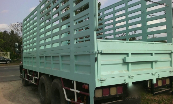 รถอีซูซุ 10 ล้อ หลังถนน FVM  195 แรงม้า. ปี 38   สนใจติดต่อ 081 - 6079515