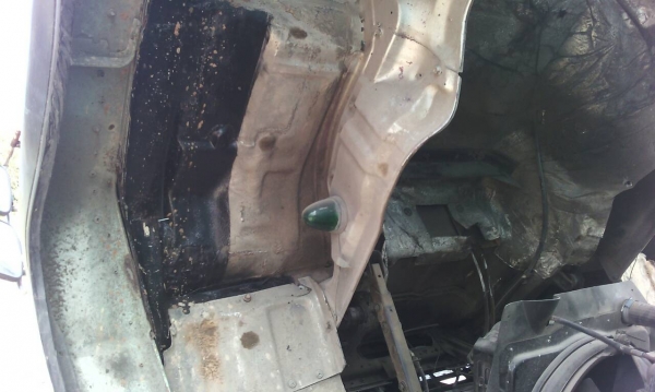 รถอีซูซุ 10 ล้อ หลังถนน FVM  195 แรงม้า. ปี 38   สนใจติดต่อ 081 - 6079515