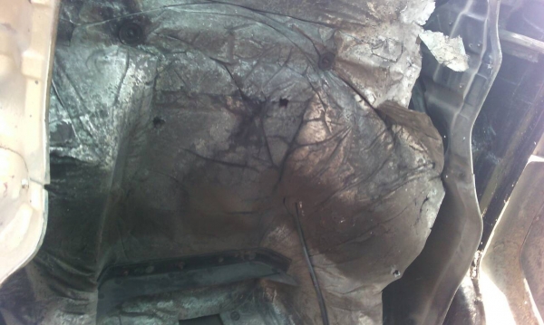 รถอีซูซุ 10 ล้อ หลังถนน FVM  195 แรงม้า. ปี 38   สนใจติดต่อ 081 - 6079515