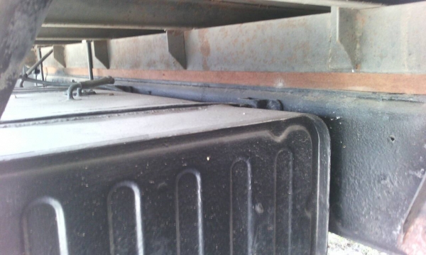 รถอีซูซุ 10 ล้อ หลังถนน FVM  195 แรงม้า. ปี 38   สนใจติดต่อ 081 - 6079515