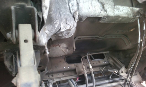 รถอีซูซุ 10 ล้อ หลังถนน FVM  195 แรงม้า. ปี 38   สนใจติดต่อ 081 - 6079515