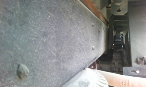 รถอีซูซุ 10 ล้อ หลังถนน FVM  195 แรงม้า. ปี 38   สนใจติดต่อ 081 - 6079515