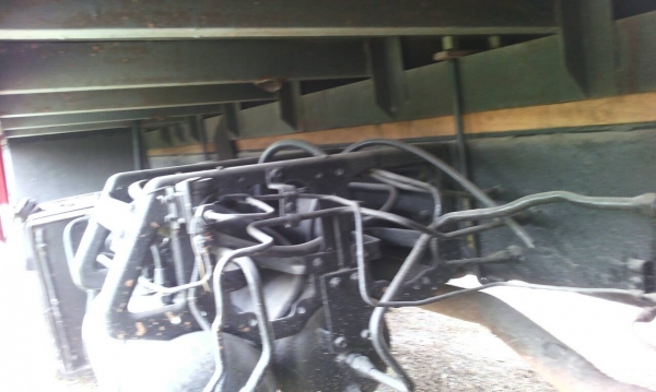 รถอีซูซุ 10 ล้อ หลังถนน FVM  195 แรงม้า. ปี 38   สนใจติดต่อ 081 - 6079515