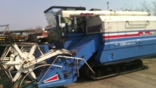 รถเกี่ยวข้าว iseki รถเกี่ยวข้าว iseki