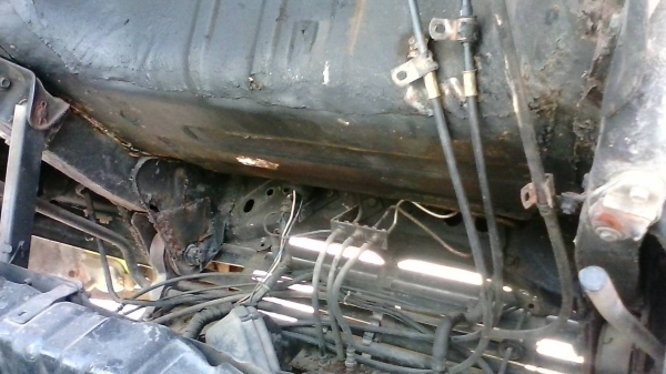 รถฮีโน่ 6 ล้อ รั้ว  ( ไม่ดั้ม )  FB113  -  117 แรงม้า.  สนใจติดต่อ  081 - 6079515