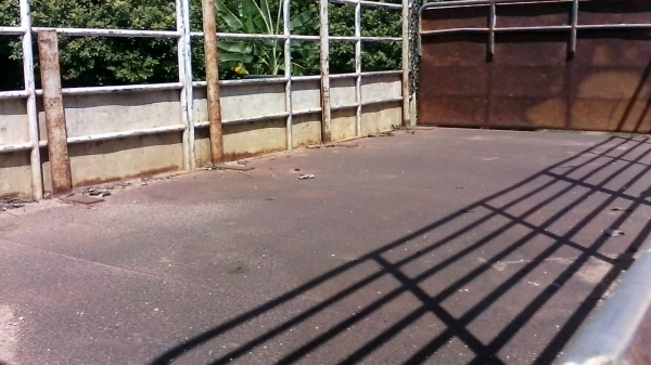 รถฮีโน่ 6 ล้อ รั้ว  ( ไม่ดั้ม )  FB113  -  117 แรงม้า.  สนใจติดต่อ  081 - 6079515