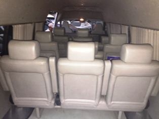 รถตู้ TOYOTA COMMUTER หลังคาสุง 2.5 cc ปี 2010 ดีเซลล์ สวยจัด เบาะหนัง สี่แถว ราคา 729,000 บาท โทร 0922726669 ตันหยงค่ะ