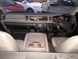 รถตู้ TOYOTA COMMUTER หลังคาสุง 2.5 cc ปี 2010 ดีเซลล์ สวยจัด เบาะหนัง สี่แถว ราคา 729,000 บาท โทร 0922726669 ตันหยงค่ะ