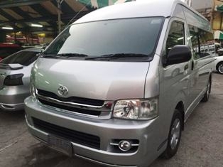รถตู้ TOYOTA COMMUTER หลังคาสุง 2.5 cc ปี 2010 ดีเซลล์ สวยจัด เบาะหนัง สี่แถว ราคา 729,000 บาท โทร 0922726669 ตันหยงค่ะ