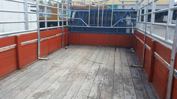 ขายรถ 6 ล้อ กระบะคาร์โก้ คอกรั้วสูง ISUZU NPR 115 รถสวยมาก ราคา.390000 สนใจโทรจองด่วน