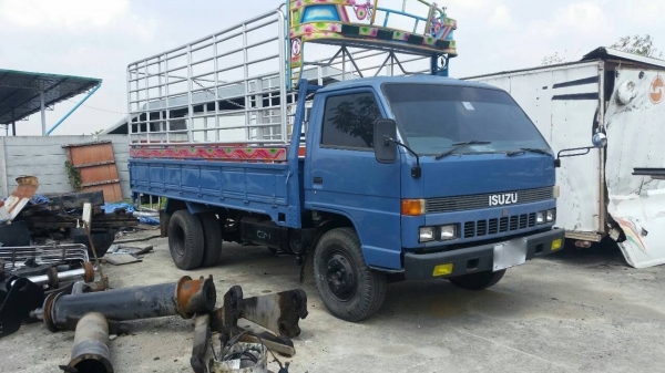 ขายรถ 6 ล้อ กระบะคาร์โก้ คอกรั้วสูง ISUZU NPR 115 รถสวยมาก ราคา.390000 สนใจโทรจองด่วน