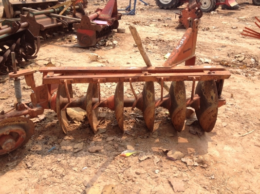 คูโบต้าL4508ใบมีดผานพร้อมเล่มทะเบียนรถใช้ในไร่ครับยังไม่ใด้ล้างครับ235000