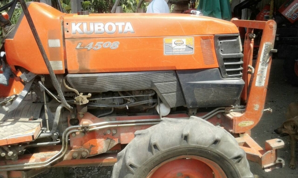 คูโบต้าL4508ใบมีดผานพร้อมเล่มทะเบียนรถใช้ในไร่ครับยังไม่ใด้ล้างครับ235000