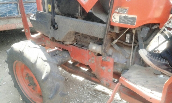 คูโบต้าL4508ใบมีดผานพร้อมเล่มทะเบียนรถใช้ในไร่ครับยังไม่ใด้ล้างครับ235000