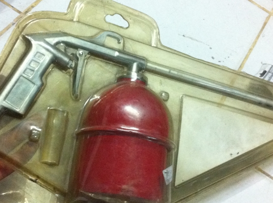 กาพ่นน้ำมันหรือน้ำยาล้างทำความสะอาด ได้เอนกประสงค์ กาพ่นน้ำมันหรือน้ำยาล้างทำความสะอาด ได้เอนกประสงค์