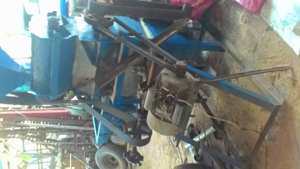 เครื่องสีข้าวใช้งานอยู่ครับ เครื่องสีข้าวใช้งานอยู่ครับ