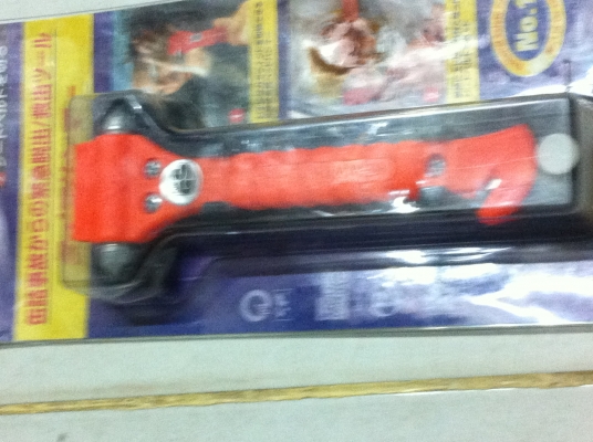 ค้อนทุบกระจกและใบมีดตัดเข็มขัดเซฟตี้ อุปกรณ์เสริมในรถเพื่อความปลอดภัย