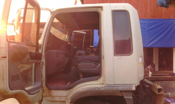 หกล้อ HINO-FD-HO7D195แรง สภาพดีสวยพร้อมใช้ ทะเบียนพร้อมโอน ราคา665,000บเบาๆครับ