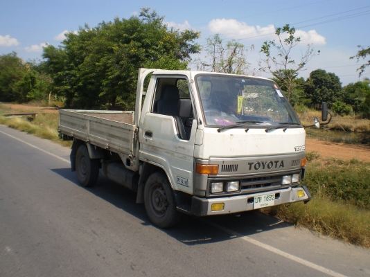 TOYOTA DYNA 115 สวยๆใหม่ๆจากญี่ปุ่นอินวอย+ ทะเบียนไม่ติดเวลา กะบะลอย แชสซีใหญ่ๆ เครื่อง 3L 2800 สภาพสวยๆเดิมๆจากญี่ปุ่น -มี 2 คัน