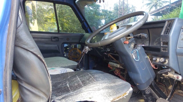 ขาย 6 ล้อดั้มพ์ ร็อคกี้ 195 เกียร์ร็อคกี้เสื้อลาย6 เกียร์ หัวไม่มีแค็บ รถสวยครับ