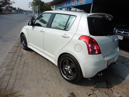 SUZUKI - SWIFT - 1.5 AT ปี2011 สีขาว เกียร์อัตโนมัติ เครื่องเบนซิน 1500cc SUZUKI - SWIFT - 1.5 AT ปี2011 สีขาว เกียร์อัตโนมัติ เครื่องเบนซิน 1500cc