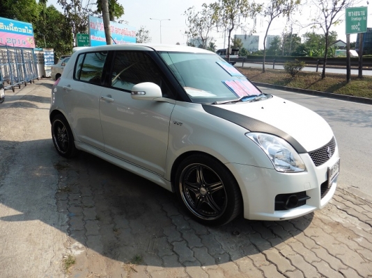SUZUKI - SWIFT - 1.5 AT ปี2011 สีขาว เกียร์อัตโนมัติ เครื่องเบนซิน 1500cc SUZUKI - SWIFT - 1.5 AT ปี2011 สีขาว เกียร์อัตโนมัติ เครื่องเบนซิน 1500cc