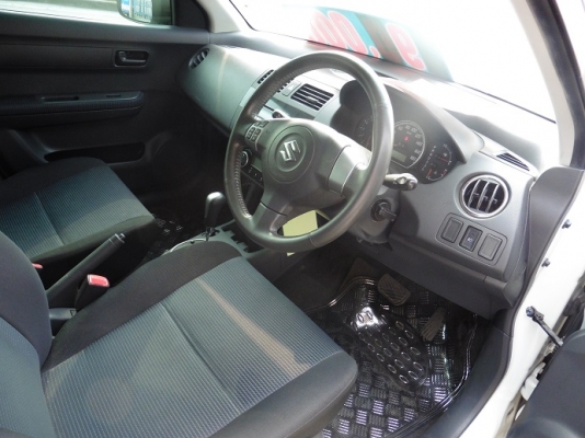 SUZUKI - SWIFT - 1.5 AT ปี2011 สีขาว เกียร์อัตโนมัติ เครื่องเบนซิน 1500cc SUZUKI - SWIFT - 1.5 AT ปี2011 สีขาว เกียร์อัตโนมัติ เครื่องเบนซิน 1500cc