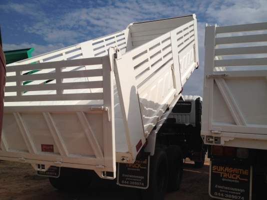 ขายค่ะ HINOPROFIA คันนี้ K13C 360 แรงม้าระบบน้ำมันคะ ดั้มพ์ 6 เมตร ใหม่ทั้งคันพร้อมรับประกัน เครื่อง เกียร์ เฟืองท้าย ระบบไฟ ระบบช่วงล่างพร้อมทะเบียน สนใจโทรมาค่ะ ราคากันเอง