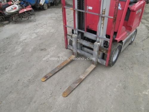 รถยกไฟฟ้า TOYOTA 3FBL9 รหัสสินค้า : 13001380 หรือเพิ่มเติมไดที่ www.nihonmono.com รถยกไฟฟ้า TOYOTA 3FBL9 รหัสสินค้า : 13001380 หรือเพิ่มเติมไดที่ www.nihonmono.com