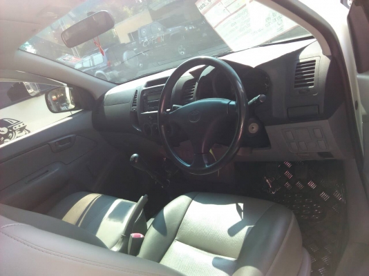 TOYOTA - HILUX VIGO CHAMP - SINGLE 2.5 MT ปี2011 สีขาว เกียร์ธรรมดา เครื่องดีเซล 2500cc TOYOTA - HILUX VIGO CHAMP - SINGLE 2.5 MT ปี2011 สีขาว เกียร์ธรรมดา เครื่องดีเซล 2500cc