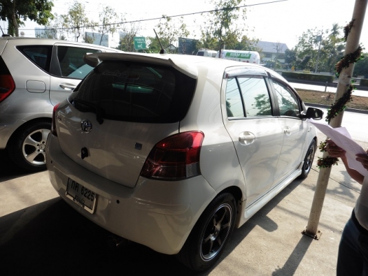 TOYOTA - YARIS - 1.5 AT ปี2010 สีขาว เกียร์อัตโนมัติ เครื่องเบนซิน 1500cc TOYOTA - YARIS - 1.5 AT ปี2010 สีขาว เกียร์อัตโนมัติ เครื่องเบนซิน 1500cc