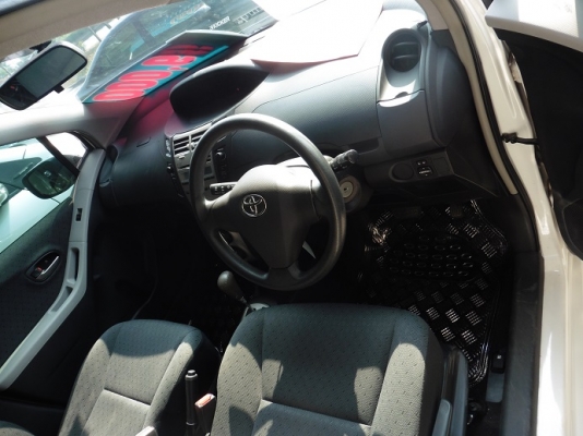 TOYOTA - YARIS - 1.5 AT ปี2010 สีขาว เกียร์อัตโนมัติ เครื่องเบนซิน 1500cc TOYOTA - YARIS - 1.5 AT ปี2010 สีขาว เกียร์อัตโนมัติ เครื่องเบนซิน 1500cc