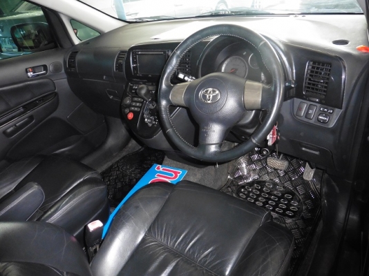 TOYOTA - WISH - 2.0  Limited AT ปี2004 สีดำ เกียร์อัตโนมัติ เครื่องเบนซิน 2000cc