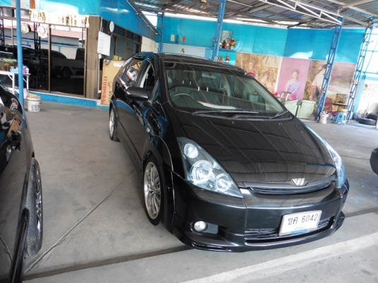 TOYOTA - WISH - 2.0  Limited AT ปี2004 สีดำ เกียร์อัตโนมัติ เครื่องเบนซิน 2000cc