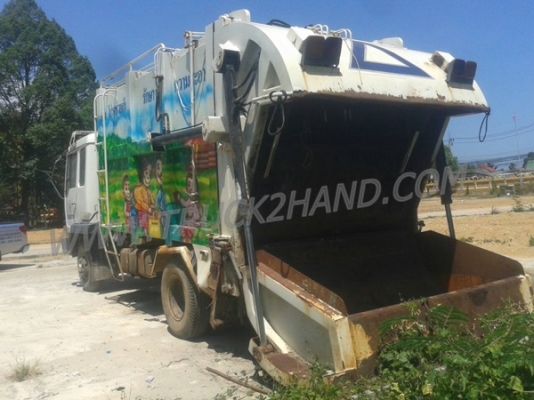 รถบรรทุกขยะอัดท้าย 6 ล้อ ยี่ห้อ MITSUBISHI FUSO ปีจดทะเบียน 2539