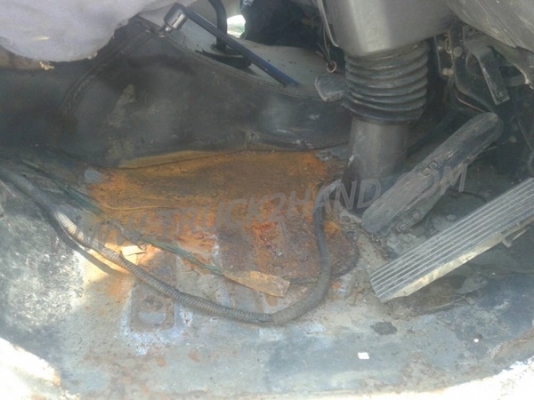 รถบรรทุกขยะอัดท้าย 6 ล้อ ยี่ห้อ MITSUBISHI FUSO ปีจดทะเบียน 2539